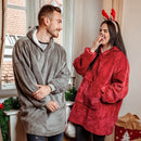 Patura cu maneci stil hanorac cu gluga si buzunar Huggle Hoodie, Marime universala